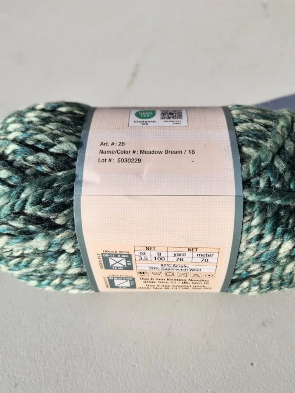NEW Soft Yarn Bee Bulky Crocheting Knitting Soft Skein Green Meadow Dream 76 Yar